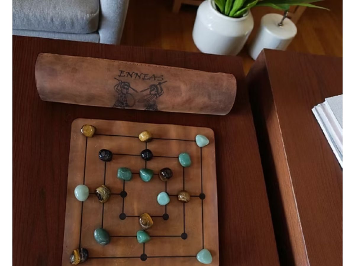 Սեղանի Խաղ 9 Men`s Morris Կաշվից, Բնական Քարերով