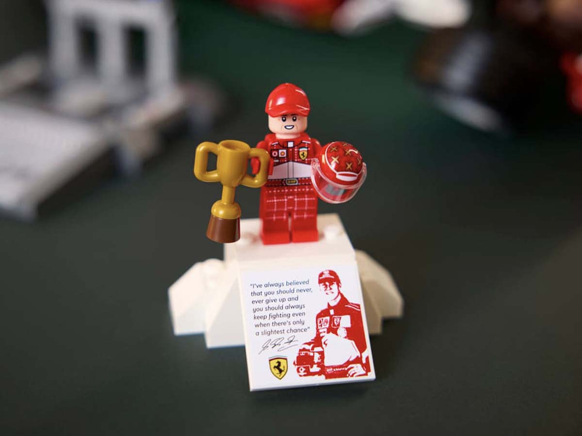 ԿԱՌՈՒՑՈՂԱԿԱՆ ԽԱՂ ICONS FERRARI F2004 և ՄԻԽԱՅԵԼ ՇՈՒՄԱԽԵՐԸ