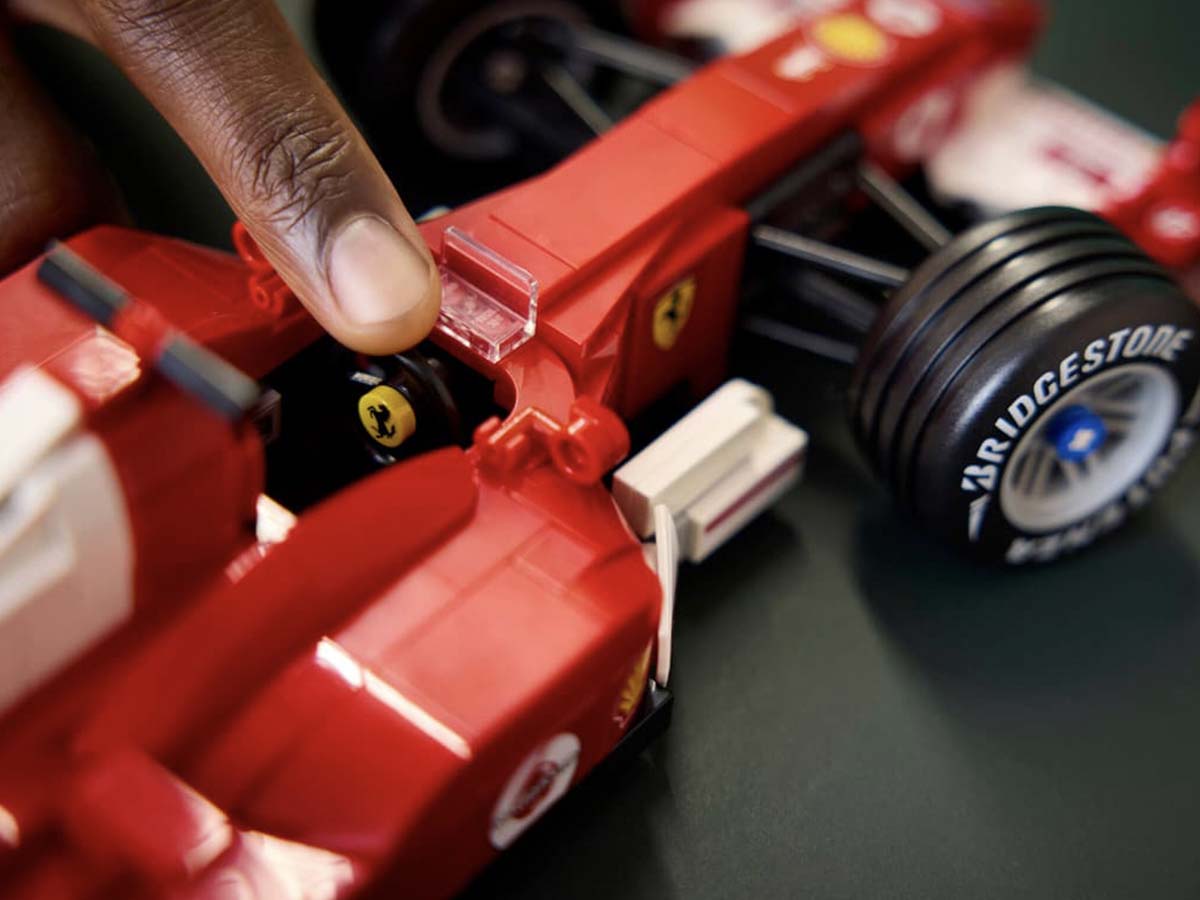 ԿԱՌՈՒՑՈՂԱԿԱՆ ԽԱՂ ICONS FERRARI F2004 և ՄԻԽԱՅԵԼ ՇՈՒՄԱԽԵՐԸ