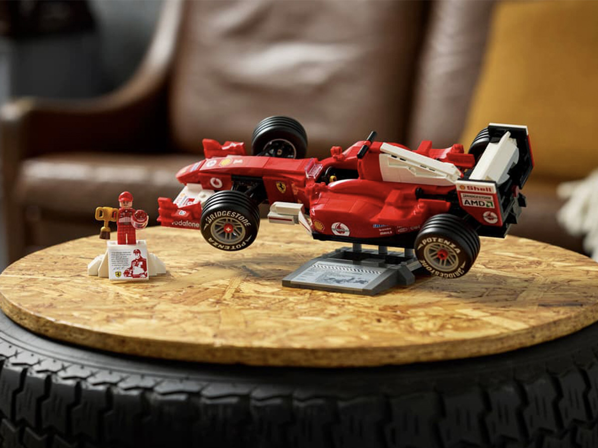 ԿԱՌՈՒՑՈՂԱԿԱՆ ԽԱՂ ICONS FERRARI F2004 և ՄԻԽԱՅԵԼ ՇՈՒՄԱԽԵՐԸ